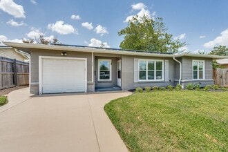 Building Photo - Charming 2-Bedroom Home with Updated Kitch...