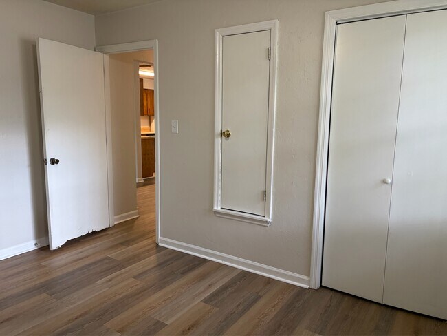 Building Photo - 220 Atkinson Dr