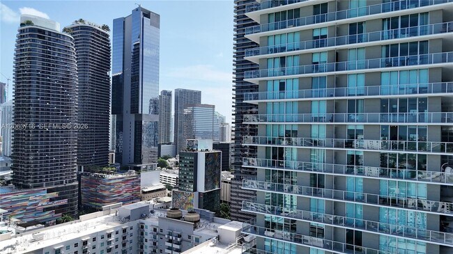 Building Photo - 1111 SW 1st Ave