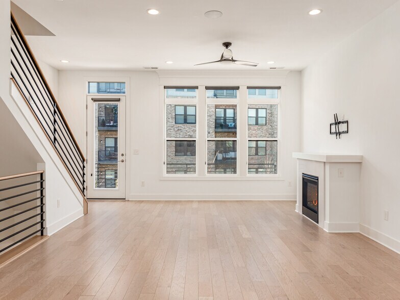 Building Photo - 766 N 6th St