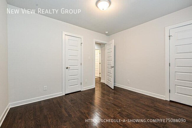 Building Photo - 215 S Gardner Ave
