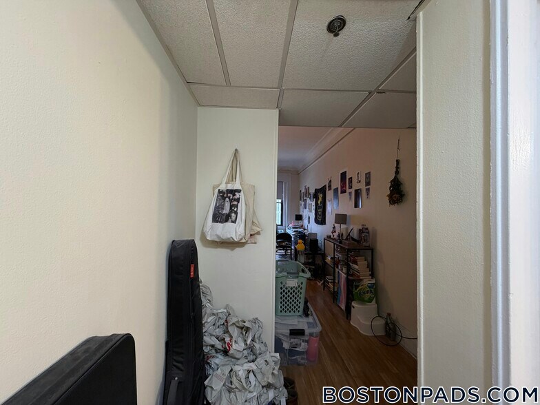 Building Photo - 62 Boylston St