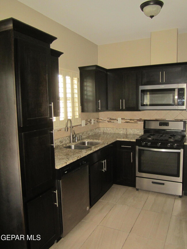 Building Photo - 477 Prime Desert Dr