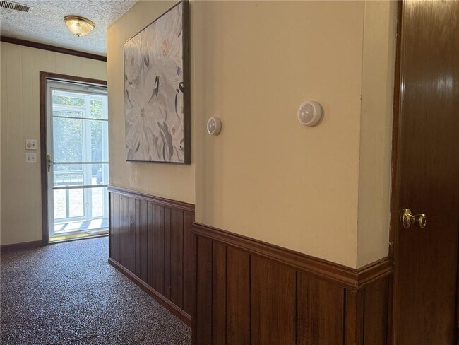 Building Photo - 361 Buck Ct