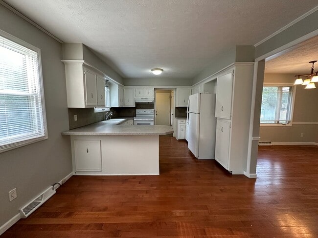 Building Photo - Single Family Home in Alto!