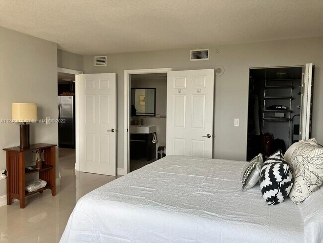 Building Photo - 3000 Coral Way