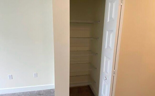 Building Photo - 6425 NW 103rd Pl