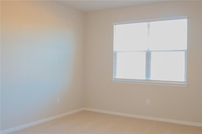 Building Photo - 14015 Macquarie Dr