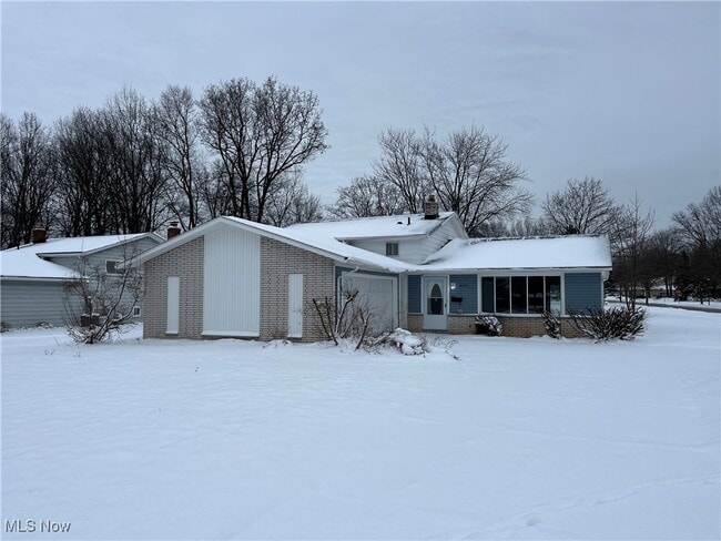 Building Photo - 8671 Ashwood Dr