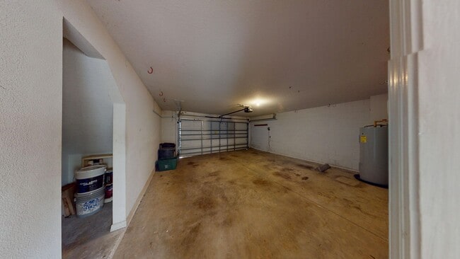 Building Photo - 4 Bedroom /2.5 bath Spacious Home In Sanfo...
