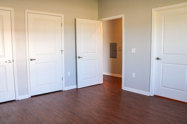 Building Photo - 3201 Redhawk St