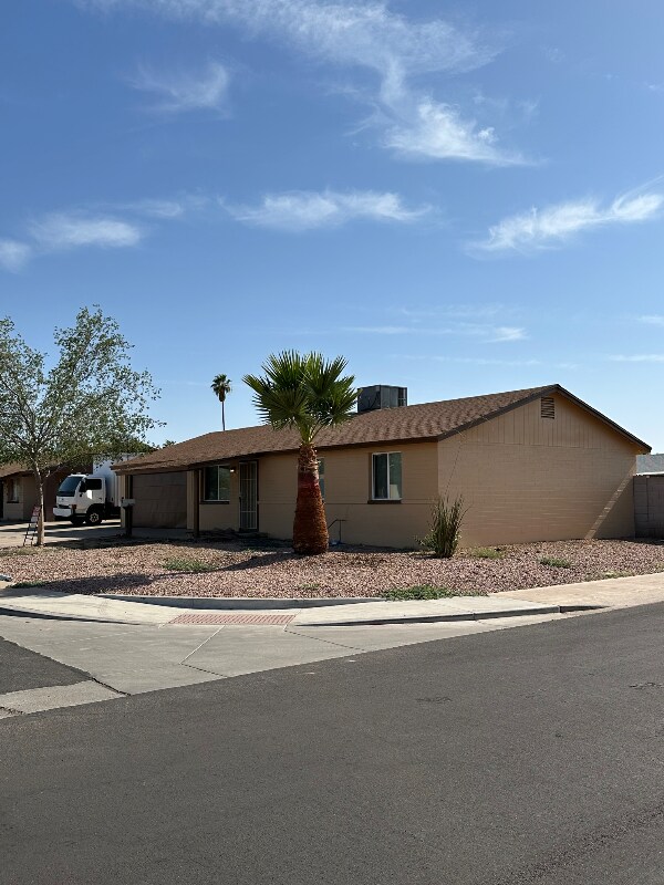 Building Photo - 4324 N 72nd Dr