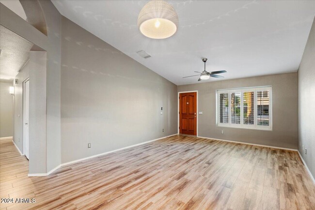 Building Photo - 5623 E Gelding Dr