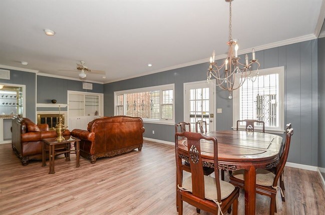 Building Photo - 8606 Oakford Dr