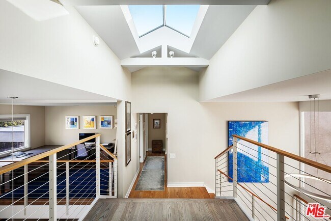 Building Photo - 2344 Banyan Dr