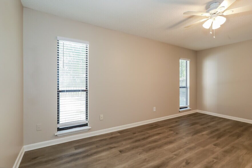 Building Photo - 6847 Coralberry Ln