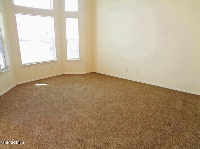 Building Photo - 3033 Tierra Polar Dr