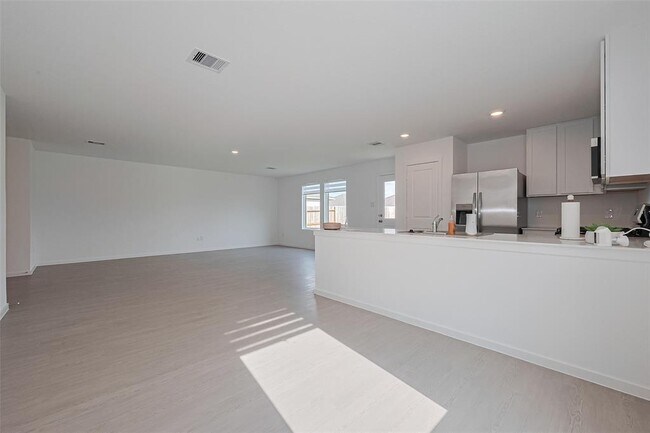 Building Photo - 26751 Prairie Smoke Ln