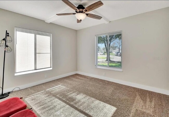 Building Photo - 102 Bob White Ct