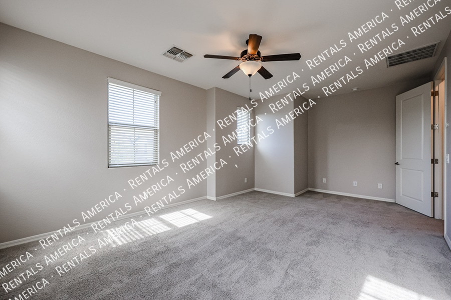 Building Photo - 2264 S Wallrade Ln