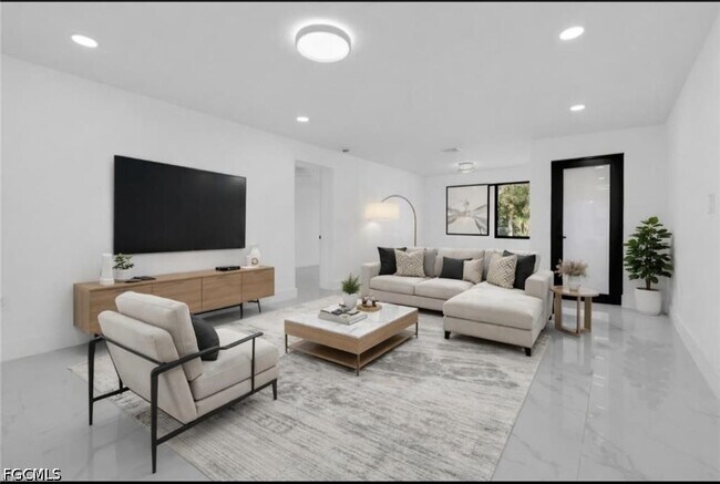 Building Photo - 356 New York Dr
