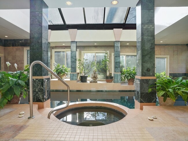 Building Photo - 8 Bayberry Ridge Rd