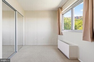 Building Photo - 2059 Huntington Ave