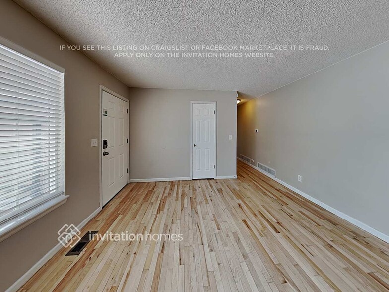 Building Photo - 4255 S Naples Way