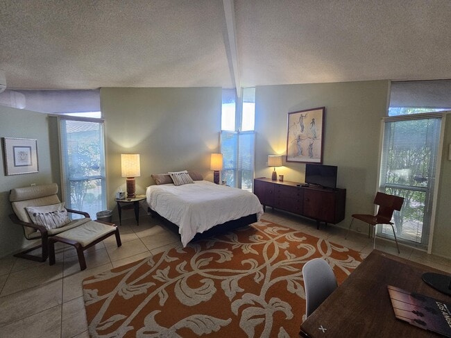 Building Photo - 37800 Da Vall Dr