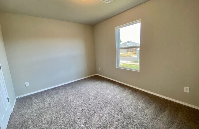 Building Photo - Wonderful 3 bed 2 bath in SW OKC