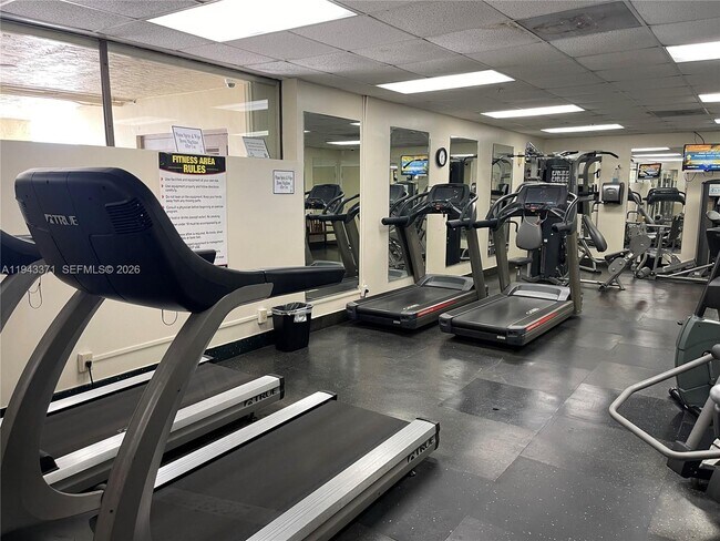 Building Photo - 1831 Sabal Palm Dr