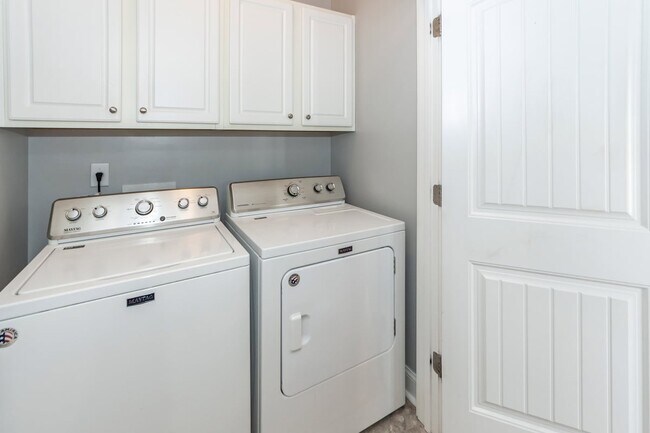 Building Photo - 3437 Fairwater Pl