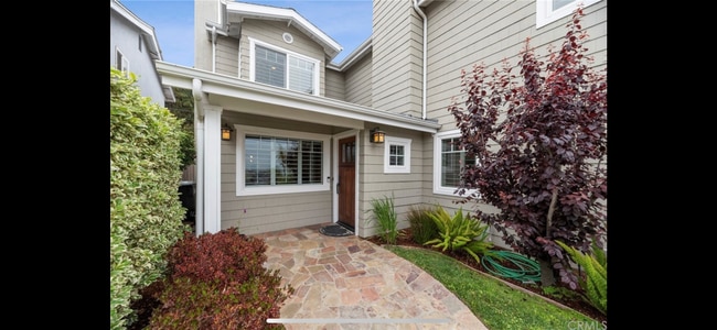 Building Photo - 730 N Paulina Ave