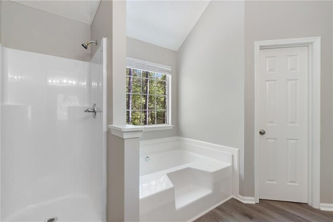 Building Photo - 3228 Diamond Blf