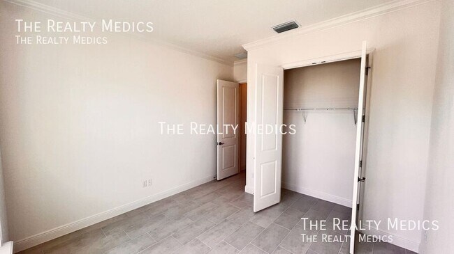Building Photo - 1440 Nandina Cir