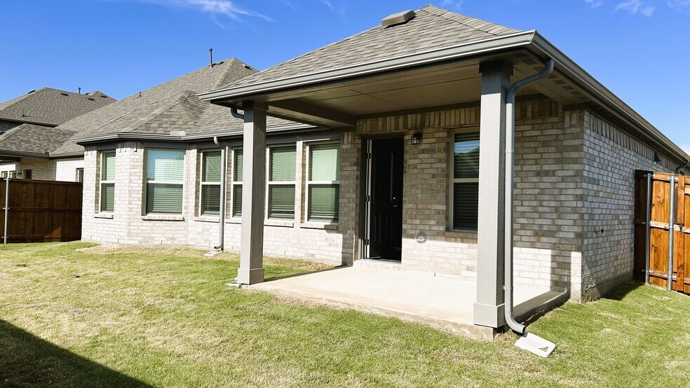 Building Photo - 13120 Yellowstone Way