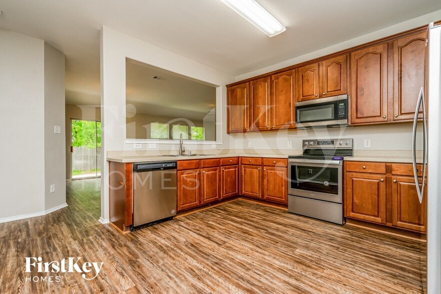 Building Photo - 3908 Windy Point Dr