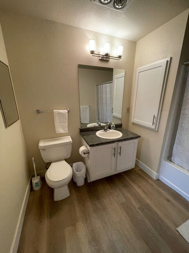 Building Photo - 604 N Columbia Center Blvd