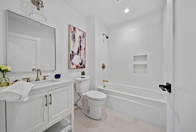 Building Photo - 1169 Adams St