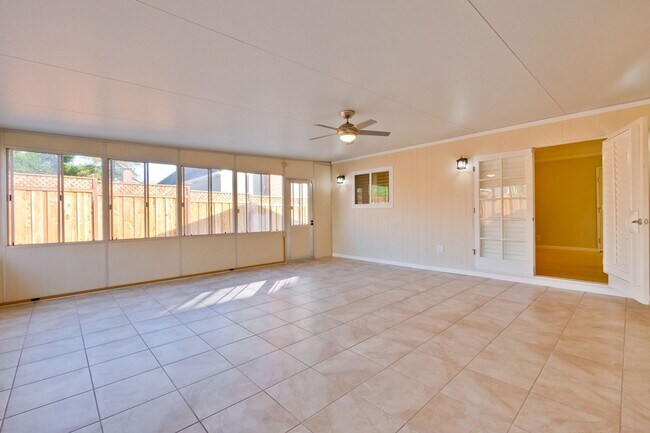 Building Photo - Stylish San Jose Home and Private Yard