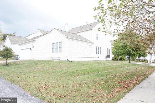 Building Photo - 1403 Hampshire Ln