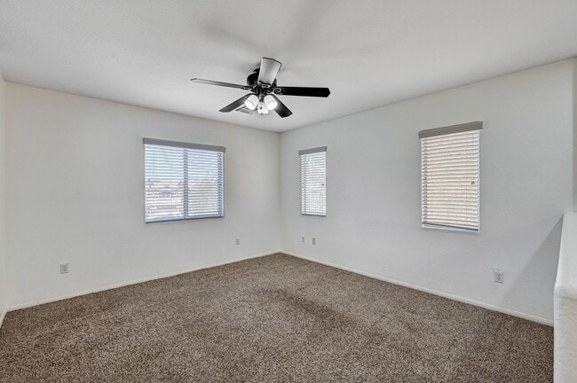 Building Photo - Beautiful 3 Bedroom + Loft - SOLAR INCLUDED!