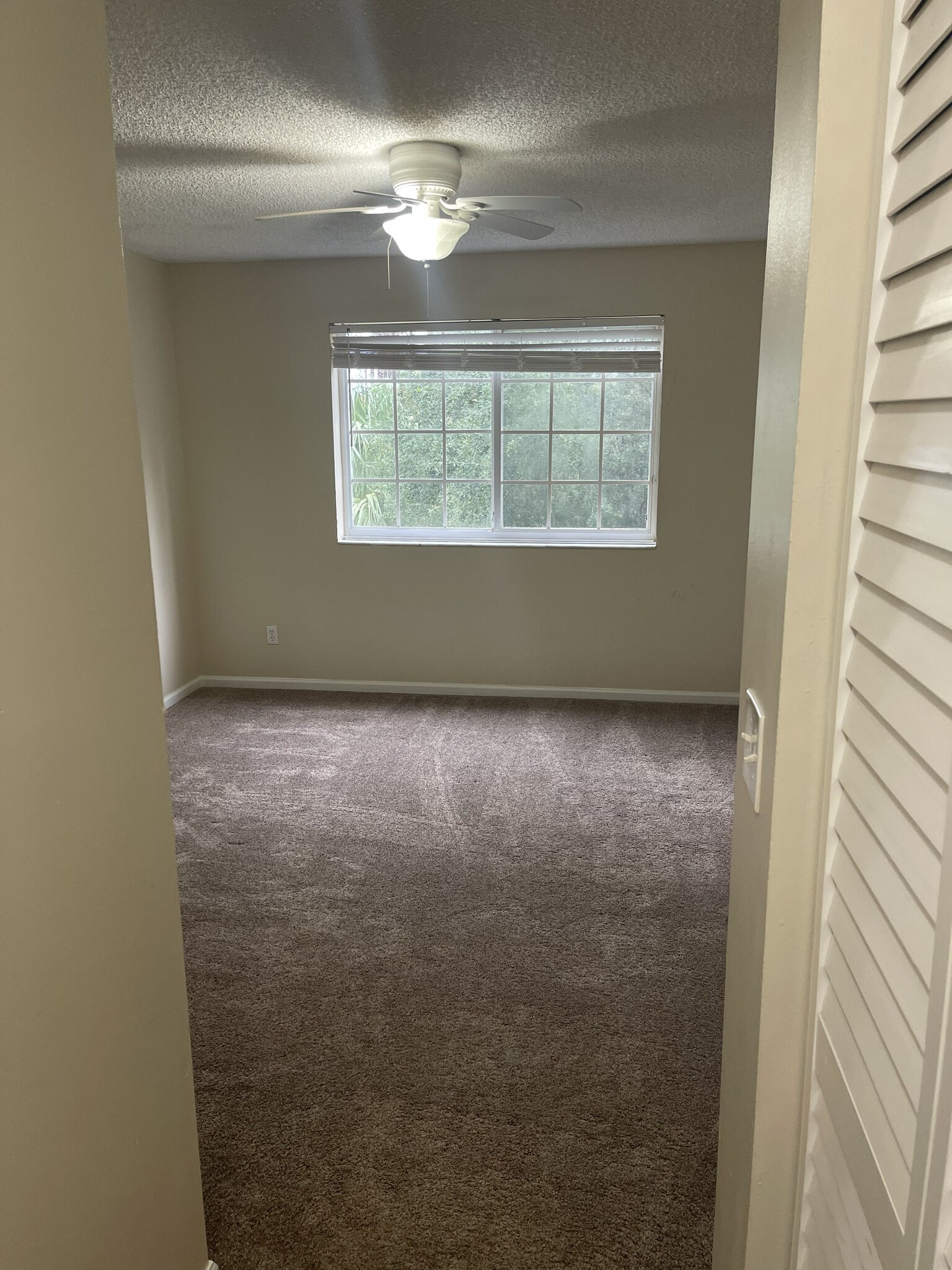 entry to 2nd bedroom - 1250 Wildwood Lakes Blvd