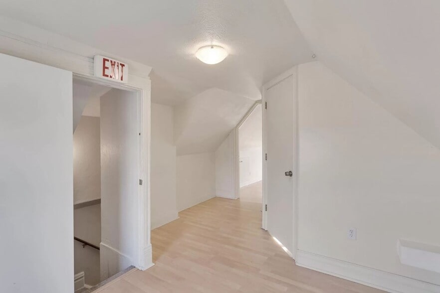 Building Photo - 5815 Ellsworth Ave