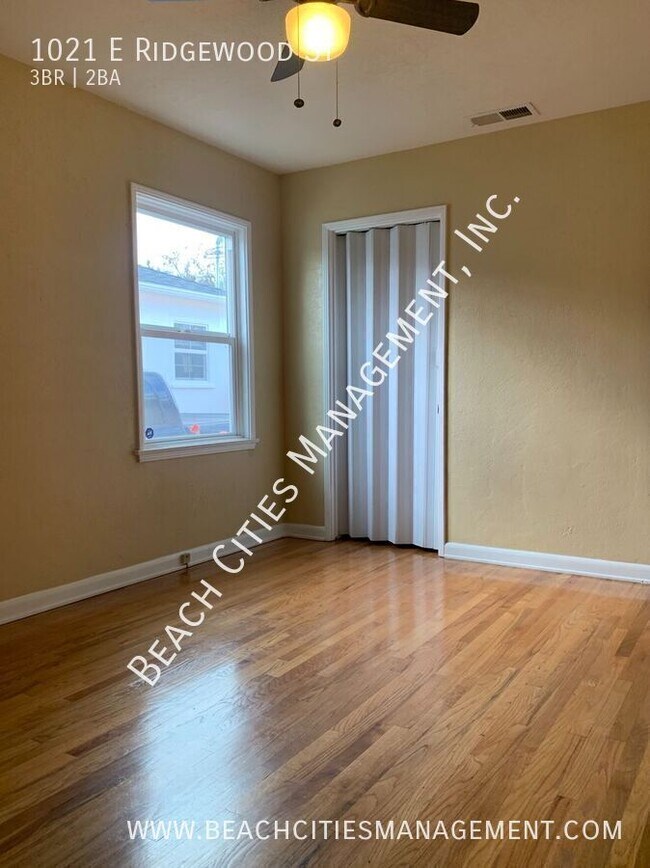 Building Photo - 1021 E Ridgewood St