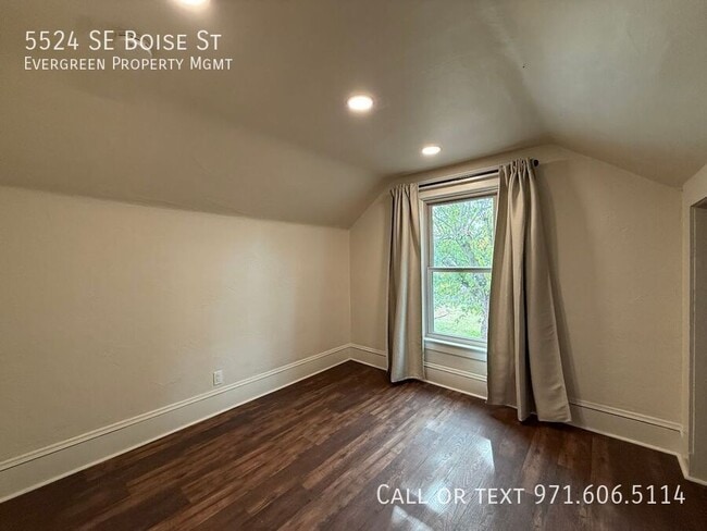 Building Photo - 5524 SE Boise St