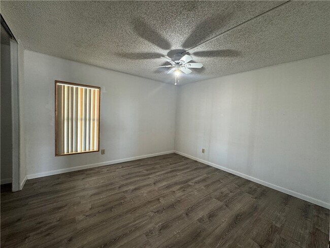 Building Photo - 2184 River Valley Rd