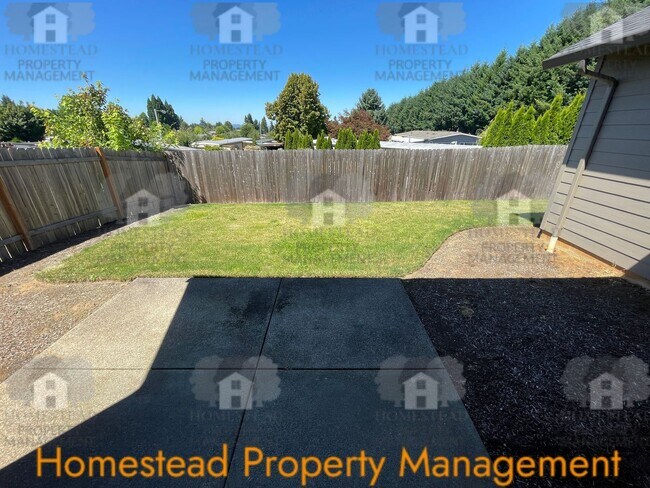 Building Photo - A HOME FOR THOSE WITH DISCERNING TASTE!