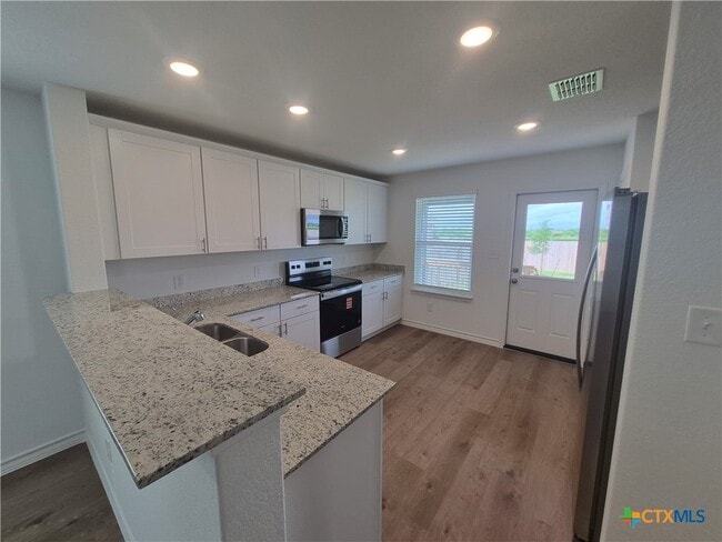 Building Photo - 942 Bluegrass Pt