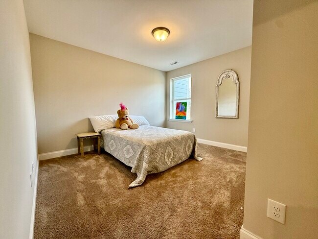 Building Photo - 254 Deardom Wy